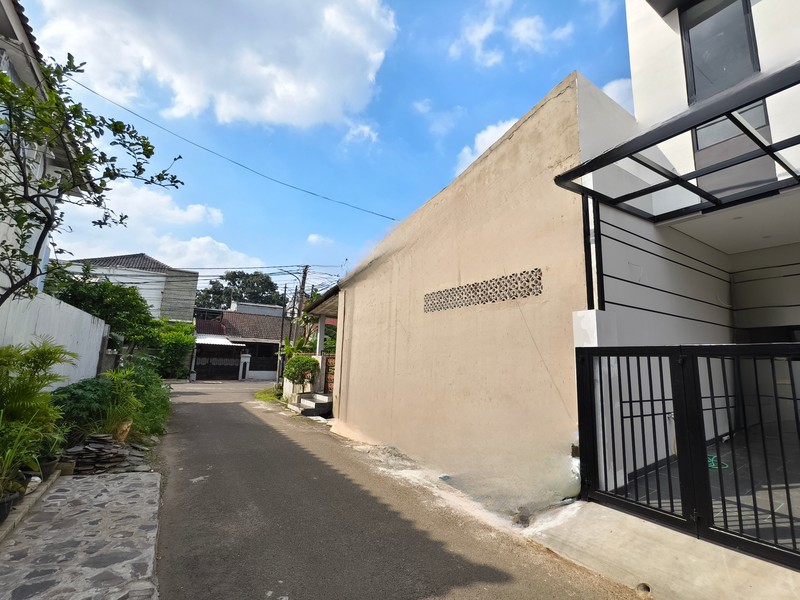 Brand New House di Griya Loka BSD City