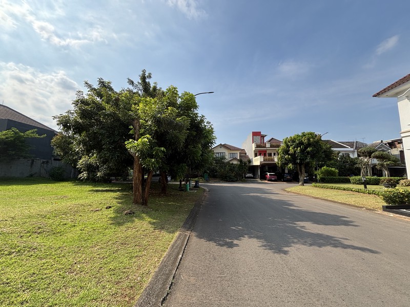 Kavling Hoek ber IMB dalam Cluster di Kota Wisata