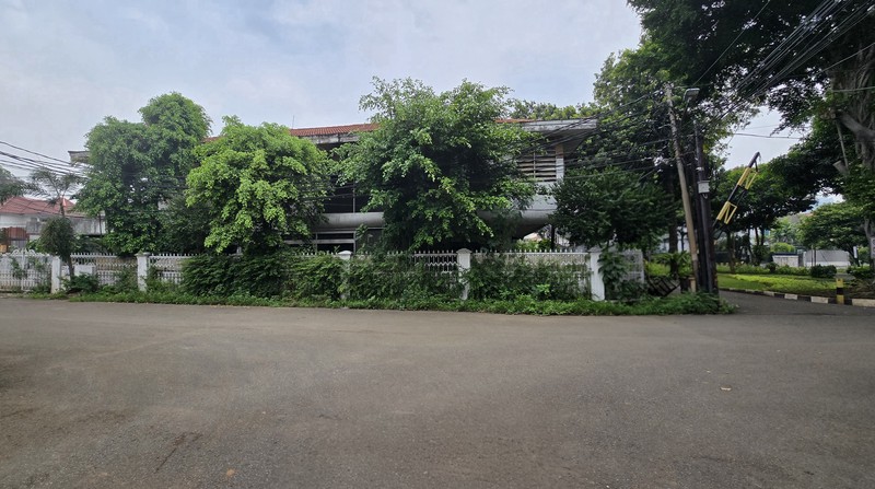 EXCLUSIVE Listing Ray White Senayan
Kav Tanah Hoek paling bagus!! Super Rare!
Lihat titiknya. 