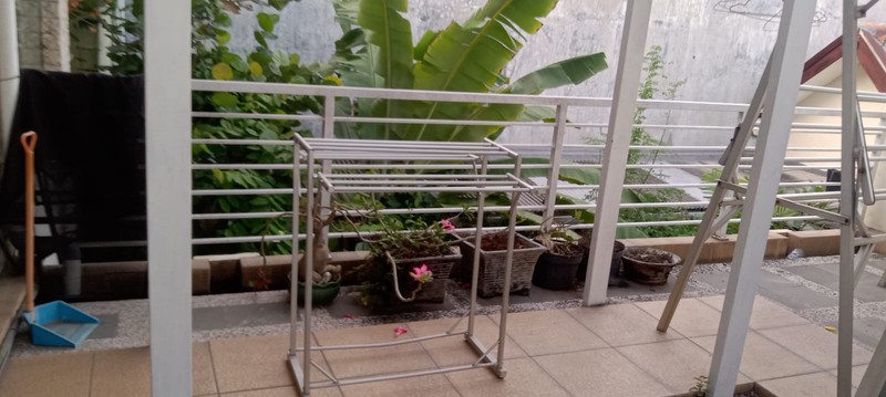 DI JUAL RUMAH SURABAYA TIMUR 2 LANTAI FULL FURNISH SIAP HUNI