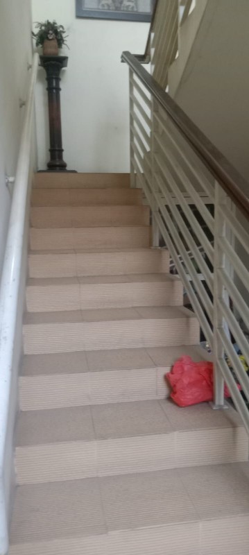 DI JUAL RUMAH SURABAYA TIMUR 2 LANTAI FULL FURNISH SIAP HUNI