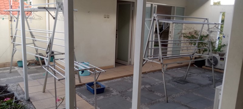 DI JUAL RUMAH SURABAYA TIMUR 2 LANTAI FULL FURNISH SIAP HUNI