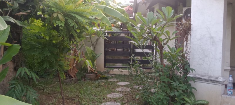 DI JUAL RUMAH SURABAYA TIMUR 2 LANTAI FULL FURNISH SIAP HUNI