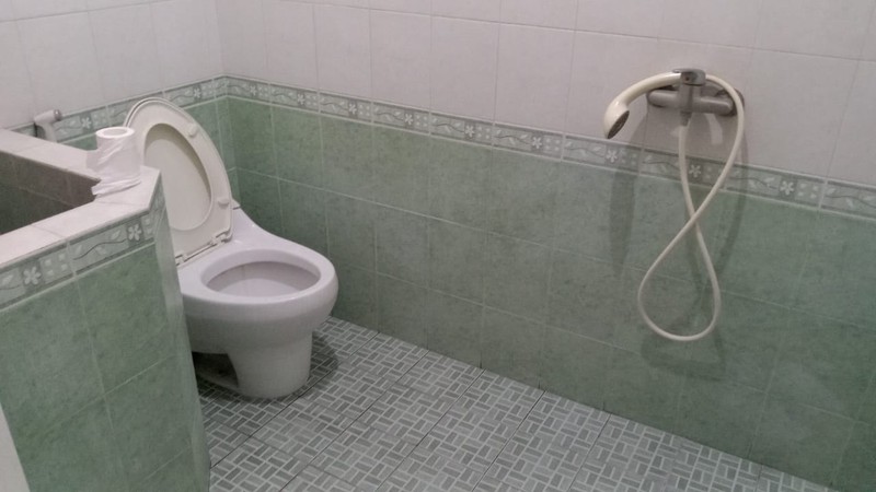 DI JUAL RUMAH SURABAYA TIMUR 2 LANTAI FULL FURNISH SIAP HUNI