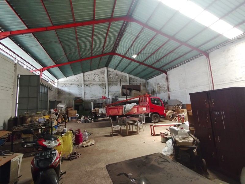 Disewakan Gudang Strategis Jl. Kabupaten, Trihanggo Akses Truk Double & Listrik 11.000 Watt