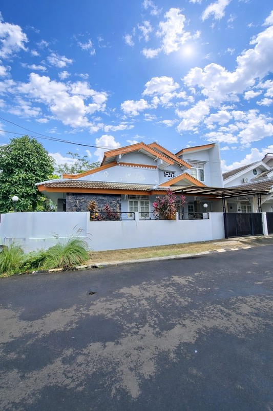 Rumah Hoek Siap Huni dengan Hunian Nyaman dan Asri di @Bintaro