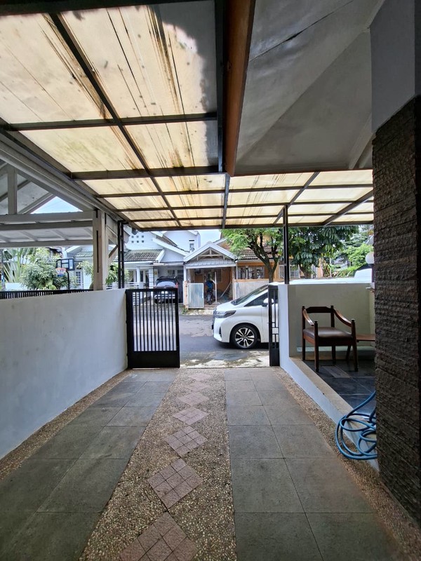 Rumah Hoek Siap Huni dengan Hunian Nyaman dan Asri di @Bintaro