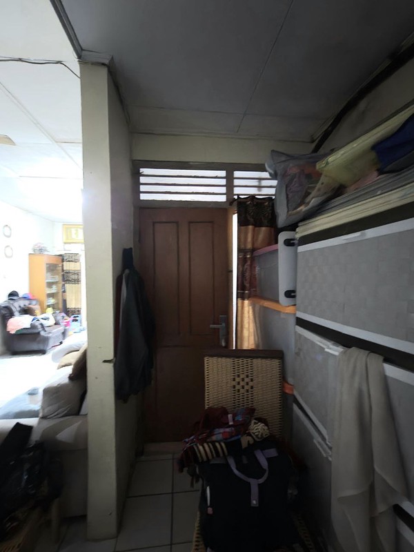 Kesempatan Langka! Rumah Hitung Tanah di Tebet Barat Jakarta Selatan - Area Favorit & Akses Mudah