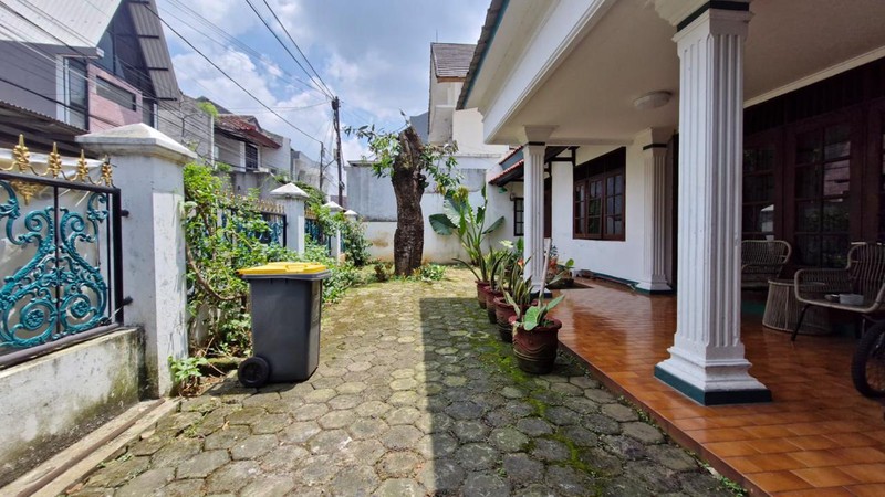 Dijual Rumah Lokasi Strategis Di Jl. Seroja, Cipete, Jakarta Selatan