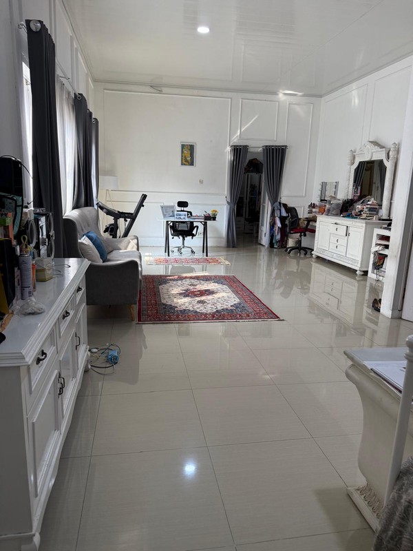 DISEWAKAN RUMAH MEWAH DI CINERE