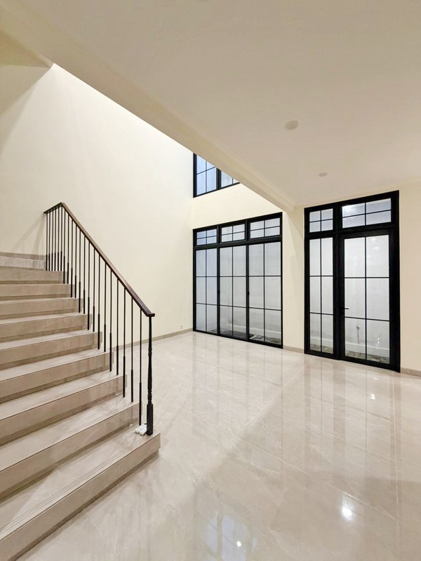 Rumah Premium di Louise Summarecon Gading Serpong - Cluster Elite & Aman