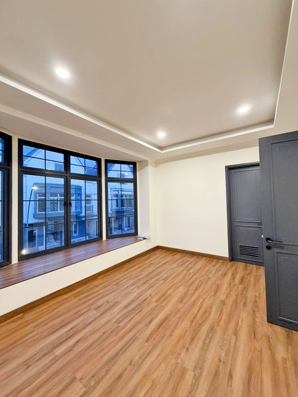 Rumah Premium di Louise Summarecon Gading Serpong - Cluster Elite & Aman