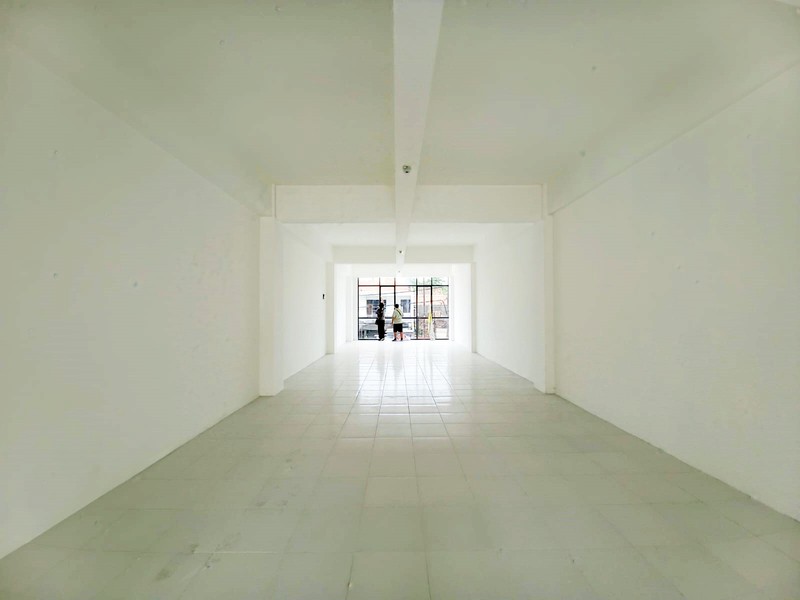 Ruko Baru Gress !!! di Jl. Ciliwung Surabaya Pusat, 3 Lantai, Strategis, SIAP PAKAI !!!