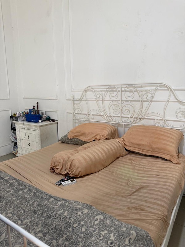 DISEWAKAN RUMAH MEWAH DI CINERE