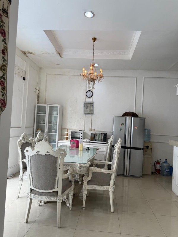 DISEWAKAN RUMAH MEWAH DI CINERE