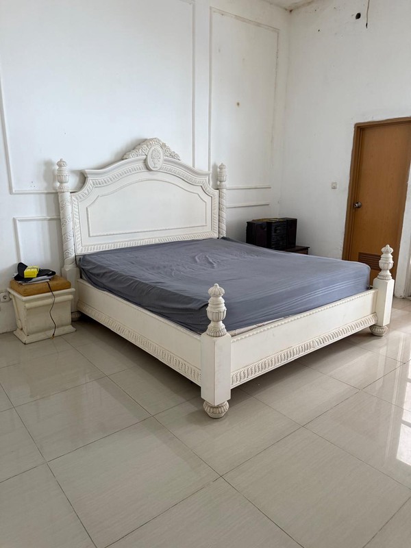 DISEWAKAN RUMAH MEWAH DI CINERE