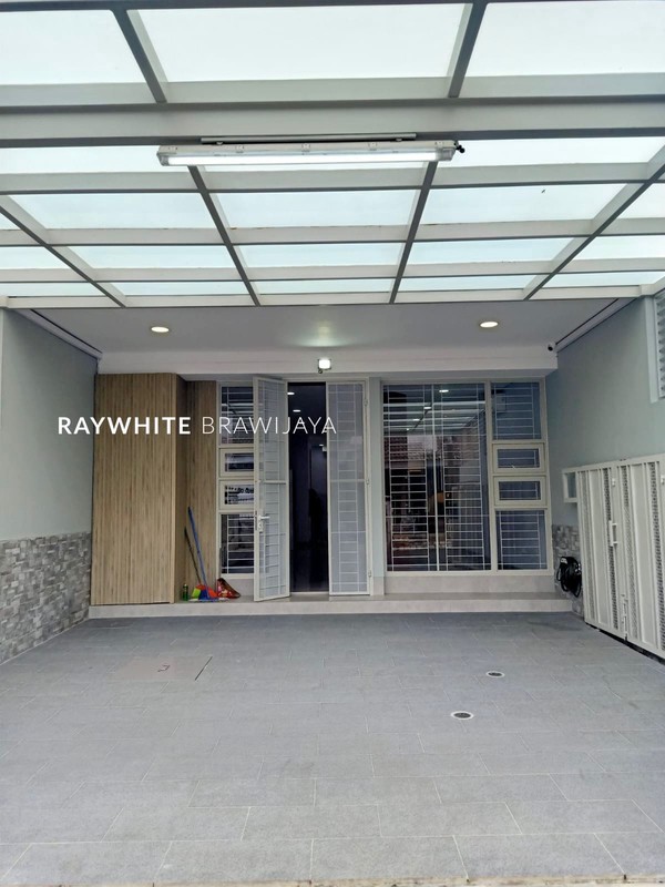 Brand New Townhouse Modern Minimalis Area Radio Dalam 