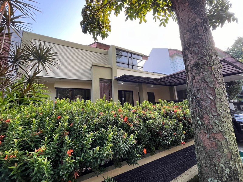 Rumah Bagus Di Mahagoni Park Graha Raya Bintaro Jaya