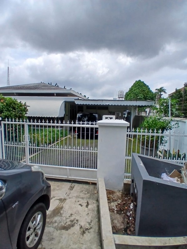 Dijual Rumah Hitung Tanah Dalam Komplek Lokasi Strategis Di Duren Tiga, Jakarta Selatan