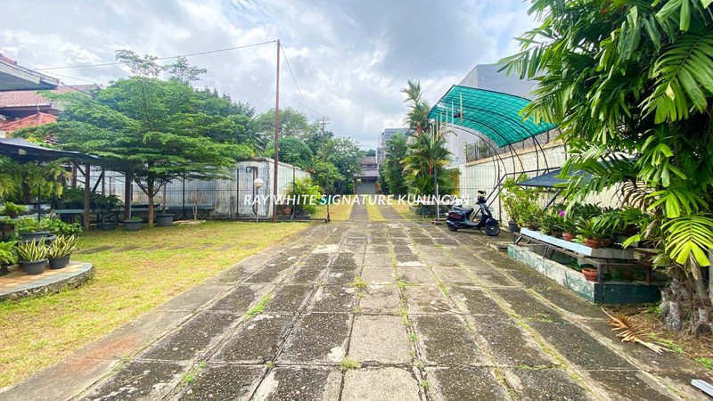 Tanah dan Bangunan Luas Strategis di Pancoran Jakarta Selatan - Dekat Gatot Subroto & Kuningan