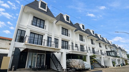 Rumah Modern 3 Lantai di Pesanggrahan Jakarta Selatan