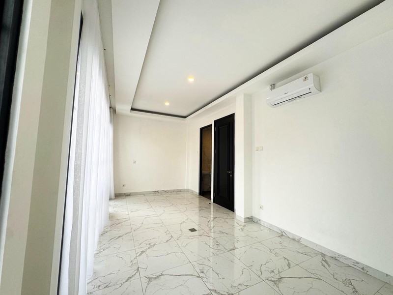 Rumah Modern 3 Lantai di Pesanggrahan Jakarta Selatan