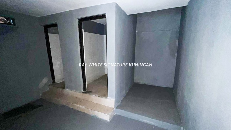 Bangunan Usaha 2 Lantai di TB Simatupang Jakarta Selatan - Lokasi Strategis