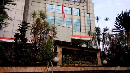 Gedung komersial siap pakai dengan luas bangunan ±4.523 m² di kawasan bisnis 