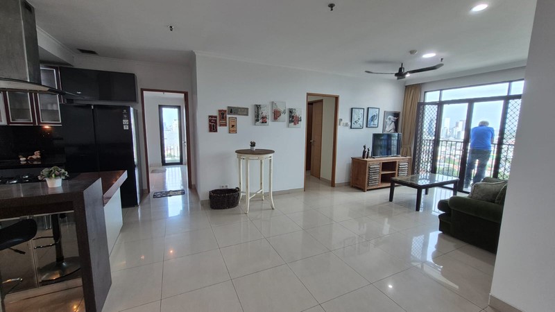 Apartemen Luas (2in1) Full Furnished dan Terawat di Hampton Park Terogong