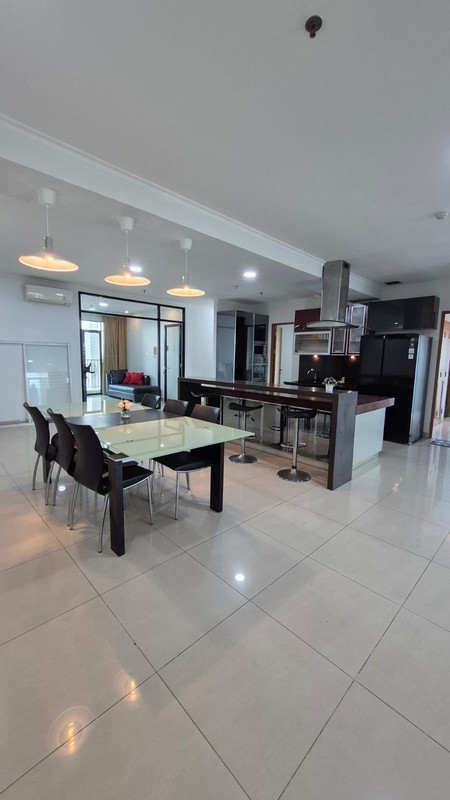 Apartemen Luas (2in1) Full Furnished dan Terawat di Hampton Park Terogong