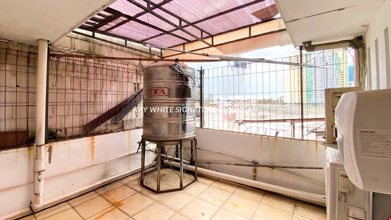 Rumah 3 Lantai Siap Huni di Menteng Wadas, Setiabudi, Jakarta Selatan