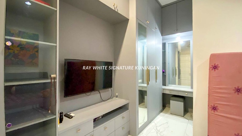 Rumah 3 Lantai Siap Huni di Menteng Wadas, Setiabudi, Jakarta Selatan