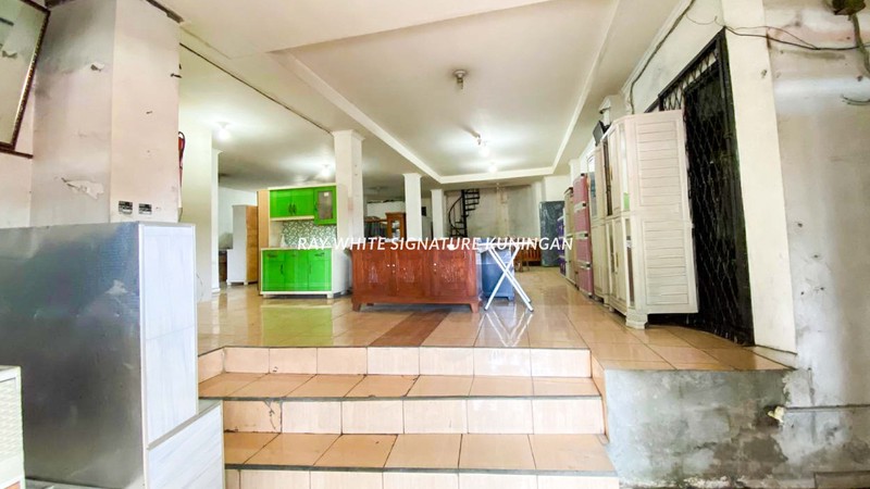 Ruko Strategis Siap Pakai di Jl Sultan Agung Jakarta Selatan - Area Bisnis Aktif & Ramai