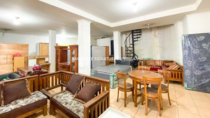 Ruko Strategis Siap Pakai di Jl Sultan Agung Jakarta Selatan - Area Bisnis Aktif & Ramai