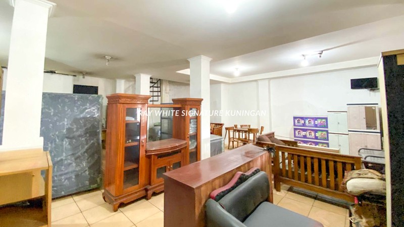 Ruko Strategis Siap Pakai di Jl Sultan Agung Jakarta Selatan - Area Bisnis Aktif & Ramai