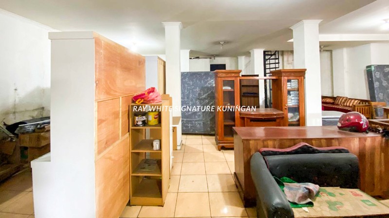 Ruko Strategis Siap Pakai di Jl Sultan Agung Jakarta Selatan - Area Bisnis Aktif & Ramai