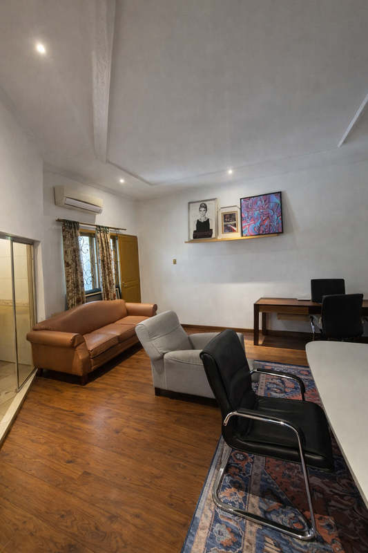 Rumah Nyaman & Strategis di Bendungan Hilir - Jakarta Pusat