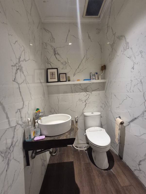 Rumah Nyaman & Strategis di Bendungan Hilir - Jakarta Pusat