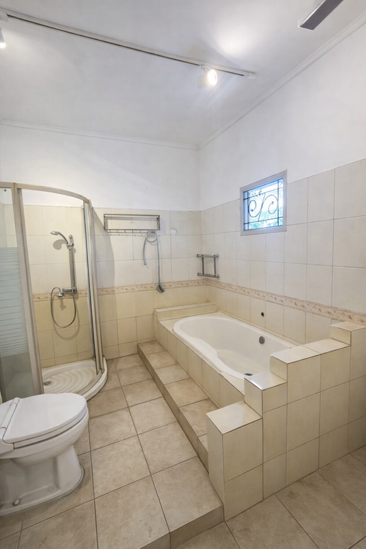 Rumah Nyaman & Strategis di Bendungan Hilir - Jakarta Pusat