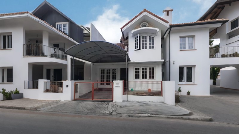 Dijual Rumah Nyaman, Siap Huni di Perum Vila Valensia Pakuwon Indah