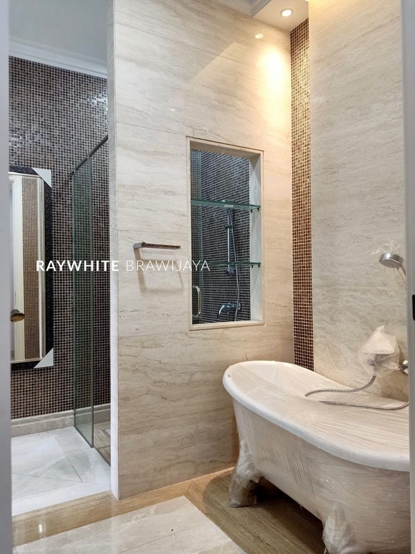 Rumah Mewah Siap Huni Lokasi Strategis Area Pondok Indah