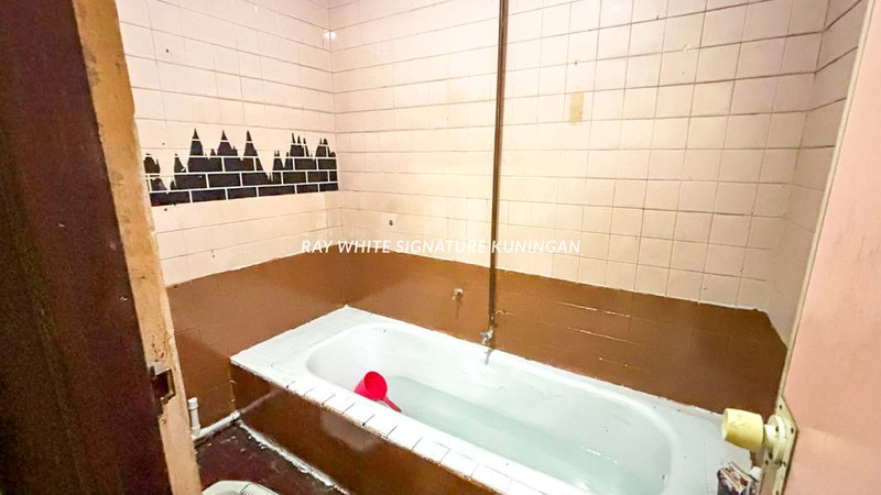 Rumah 2 Kavling Strategis di Jl Anggrek IV - Cocok untuk Hunian atau Kost-Kostan