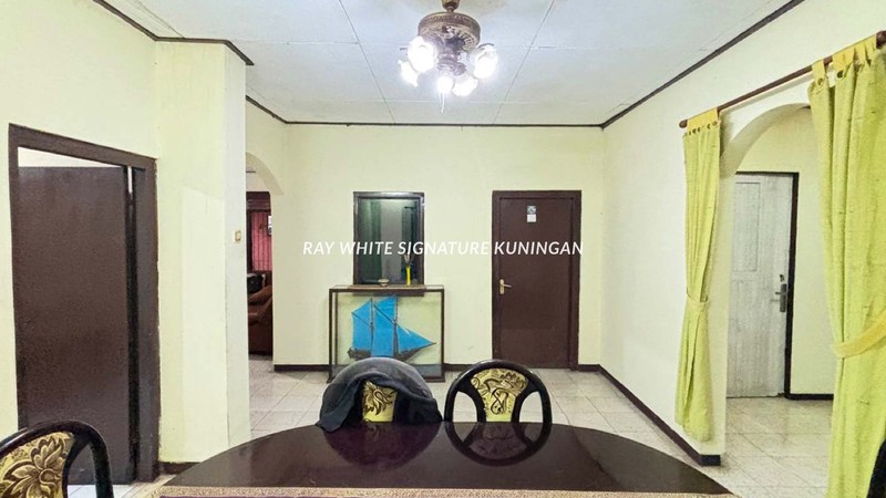 Rumah 2 Kavling Strategis di Jl Anggrek IV - Cocok untuk Hunian atau Kost-Kostan