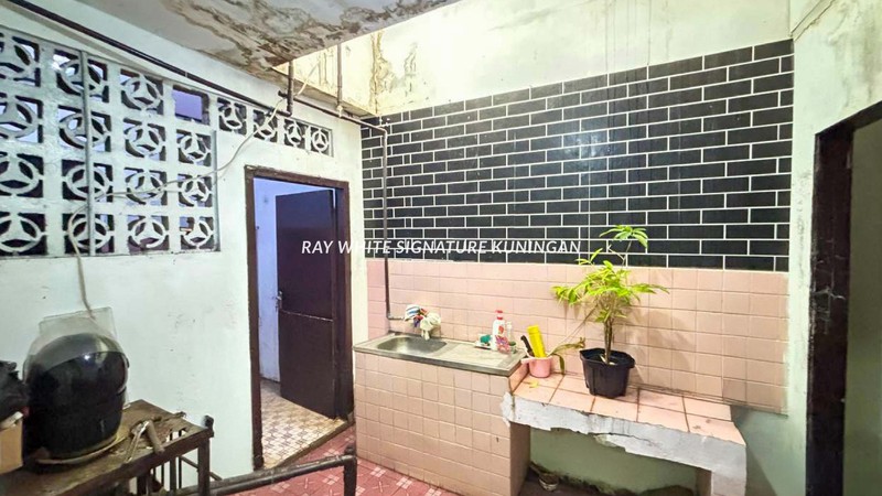Rumah 2 Kavling Strategis di Jl Anggrek IV - Cocok untuk Hunian atau Kost-Kostan