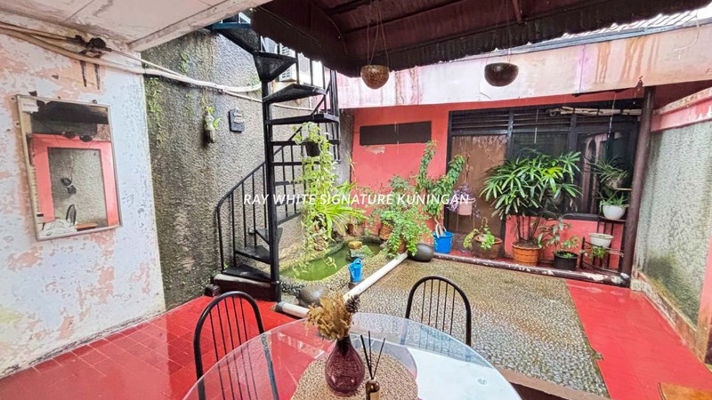 Rumah 2 Kavling Strategis di Jl Anggrek IV - Cocok untuk Hunian atau Kost-Kostan