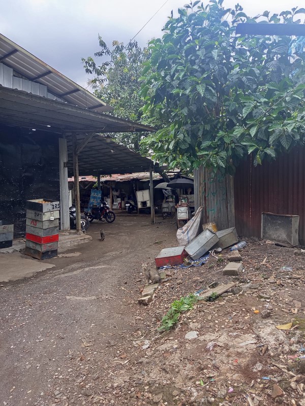 Tanah Komersial 1.400 m² dengan Gudang - Lokasi Strategis di Jakarta Timur