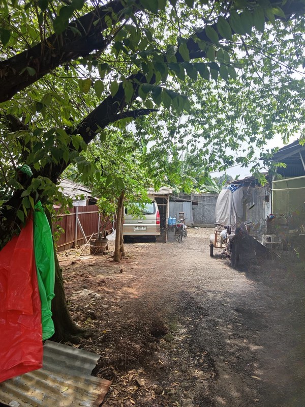 Tanah Komersial 1.400 m² dengan Gudang - Lokasi Strategis di Jakarta Timur