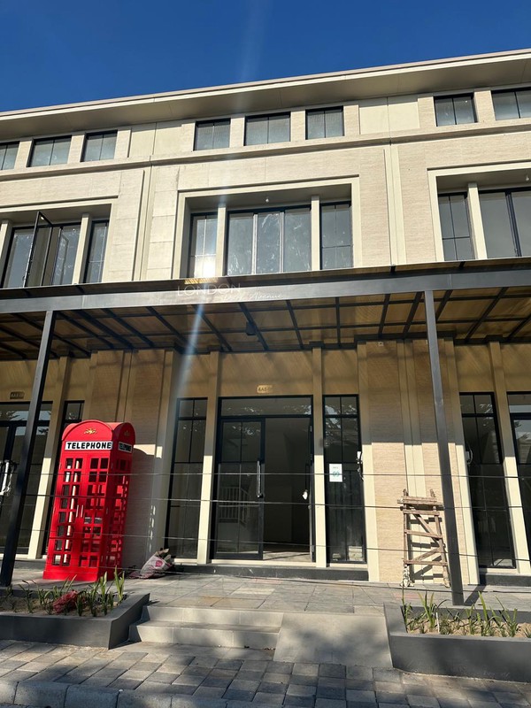 Disewakan Ruko Siap Huni Strategis di Wisata Bukit Mas London Wiyung