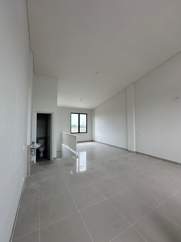 Disewakan Ruko Siap Huni Strategis di Wisata Bukit Mas London Wiyung