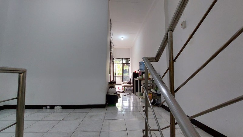 Ruko 4 Lantai Lokasi Strategis Dekat Alun-Alun Kota Bandung dengan 5 Kamar Kost 